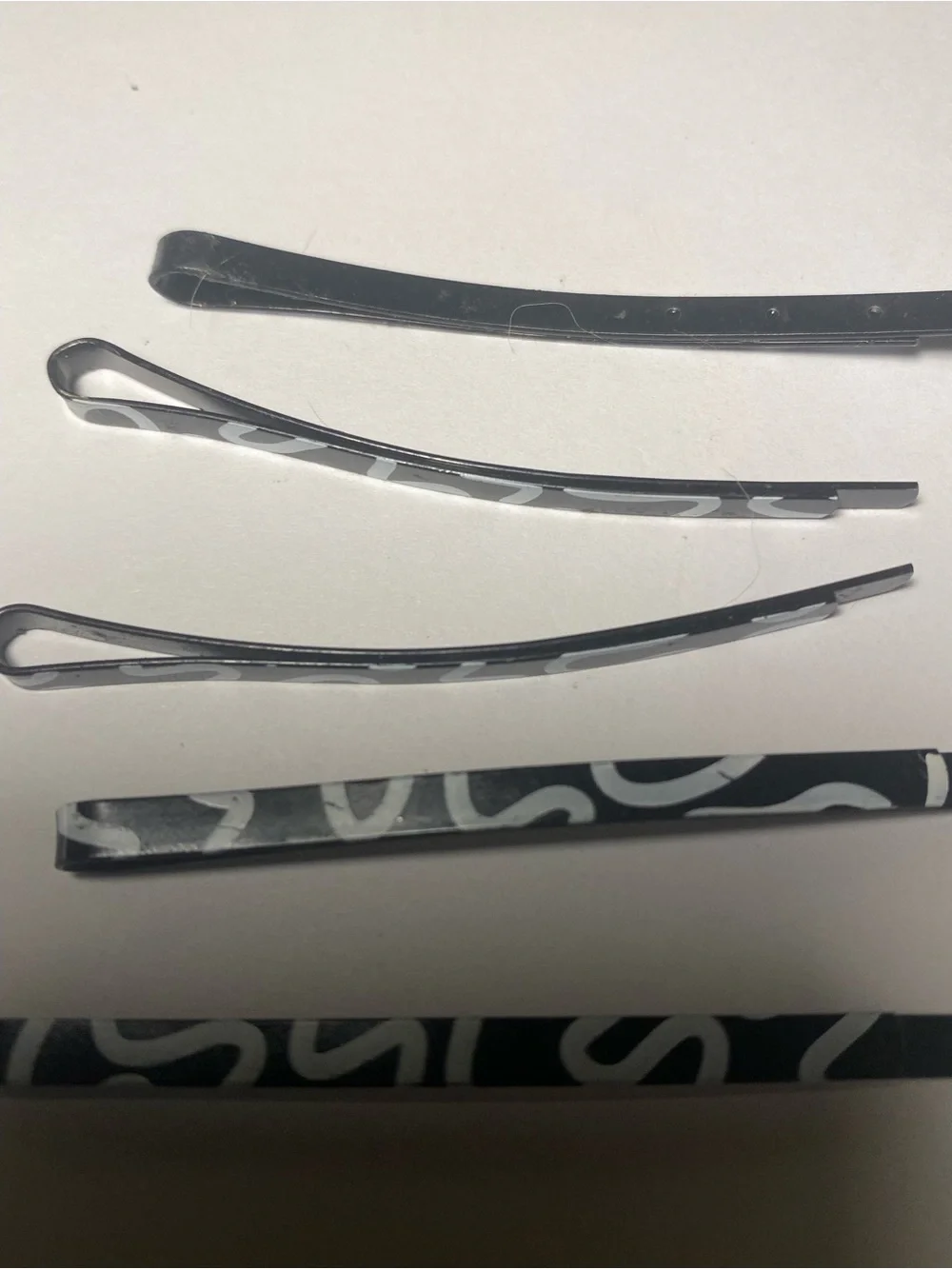 Black and White Patterned Bobby Pin Set - Women Hair